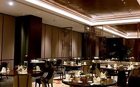 Golden Eagle Summit Hotel
